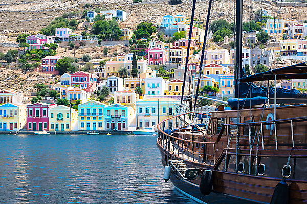 포토 JPG 해외이미지 주간 구름 유럽 바다 섬 여행 건축양식 하늘 휴가 주택 풍경 해변 사람없음 여름 컬러풀 항구 맑음 만 보트 지중해 그리스 포트 타운 그리스인 해외포토 자연요소 서양인 계절 건축 나라 컬러 배_교통 교통시설 날씨 건물 도시 파일형식 이미지허브