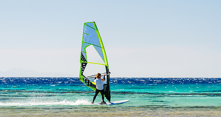 포토 JPG 해외이미지 1 스포츠 파도 바다 여행 자연 하늘 바람 항해 이집트 사람 풍경 사람없음 물 여름 경쟁 뜨거움 서핑 승차 속도 휴양지 홍해 서퍼 스플래쉬 수평선 해외포토 자연요소 계절 컨셉 배_교통 모션 아프리카 날씨 운동선수 장소 수상스포츠 생태계 파일형식 이미지허브
