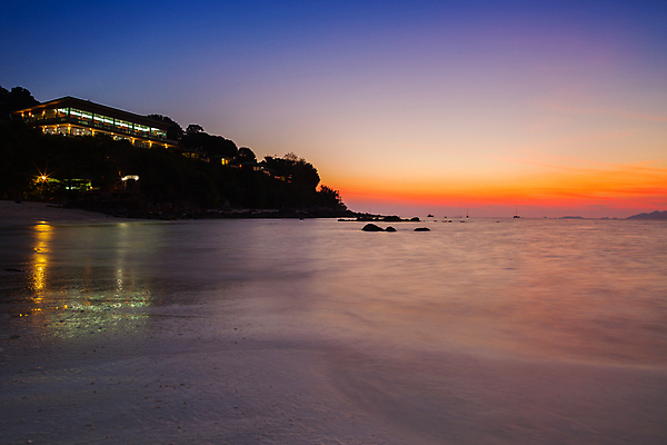 포토 JPG 해외이미지 구름 계절 모래 파도 바다 섬 여행 백그라운드 자연 하늘 날씨 휴가 휴식 풍경 사람없음 야외 물 여름 파란색 컬러풀 햇빛 태양 뷰티 평화 맑음 보라색 바위 흰색 만 뜨거움 서핑 떨어짐 휴양지 장면 내추럴 파라다이스 해외포토 자연요소 컬러 컨셉 장소 돌_바위 수상스포츠 생태계 파일형식 이미지허브