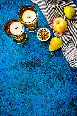 포토 JPG 해외이미지 음료 백그라운드 과일 텍스트 유리 맥주 사람없음 우주 주스 신선 액체 달콤 사과 정상 밀 발효 내추럴 식초 신맛 카피스페이스 해외포토 재질 곡류 주류 공백 맛 파일형식 이미지허브