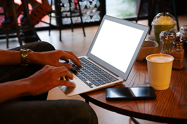 포토 JPG 해외이미지 손 여자 남자 클리핑패스 백그라운드 컨셉 인터넷 비즈니스 사업가 통신 세포 사람 사람없음 스마트폰 핸드폰 글로벌 디지털 스크린 검은색 공책 공백 흰색 잡기 마사지 업무 비즈니스맨 메시지 전화기 전자 보여주기 공유 문자메시지 인터페이스 목업 셀룰러 해외포토 직업 컬러 모션 문구용품 신체부위 전자제품 스마트기기 작업 직장인 파일형식 이미지허브