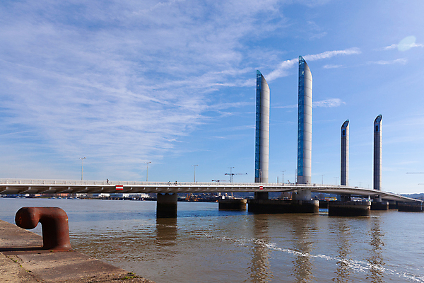포토 JPG 해외이미지 전통 유럽 여행 건축양식 교통시설 하늘 굴뚝 사람 사람없음 야외 건물 파란색 강 도시풍경 여행객 항구 산책 산책로 프랑스 도시 보행자 센터 역사 타운 철강 콘크리트 해외포토 건축물 건축 나라 길 컬러 교통 휴식 풍경 시설 파일형식 이미지허브