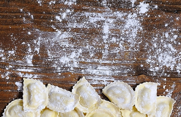 포토 JPG 해외이미지 실내 사람없음 이탈리아음식 나무바닥 라비올리 해외포토 바닥 서양음식 내부 파일형식 이미지허브