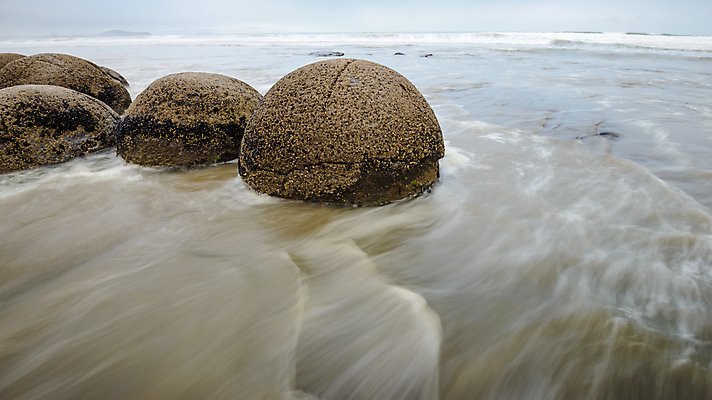 포토 JPG 해외이미지 물결 파도 바다 이동 곡선 공 모션 조류 풍경 해변 사람없음 야외 가로 물 흐름 안개 원형 개울 서핑 가장자리 매끈함 수증기 호기심 시력 뉴질랜드 태평양 암초 블러 여의주 특별함 수평선 카피스페이스 해외포토 자연요소 도형 동물 감정 선 컨셉 날씨 강 공백 수상스포츠 감각 오세아니아 둘레 파일형식 이미지허브
