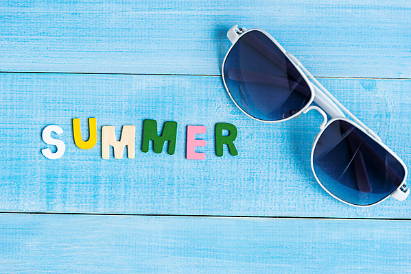 포토 JPG 해외이미지 라이프스타일 디자인 옷 안경 벽 여행 백그라운드 컨셉 패턴 장신구 탁자 표면 추상 휴가 바닥 사람없음 목재 여름 파란색 빛 스마트폰 유행 카메라 여행가방 수확 널 정상 질감 여권 짐싸기 내추럴 그런지 옛날 힙스터 해외포토 나무 잡화 계절 패션 컬러 가구 무늬 농업 가방 재료 생활 전자제품 핸드폰 스마트기기 파일형식 이미지허브