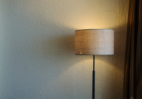 포토 JPG 해외이미지 디자인 벽 가구 오렌지 전구 건축양식 가정 탁자 호텔 바닥 주택 실내 사람없음 내부 목재 장식 빛 스터디 노란색 침묵 침실 방 장비 수확 침대 램프 고급 우아함 닫기 야간 그늘 책상 백열등 복고 스위치 리빙 옛날 스타일 해외포토 자연요소 나무 건축 컬러 생활용품 컨셉 농업 과일 재료 모션 숙소 조명 건물 학습 소리 파일형식 이미지허브