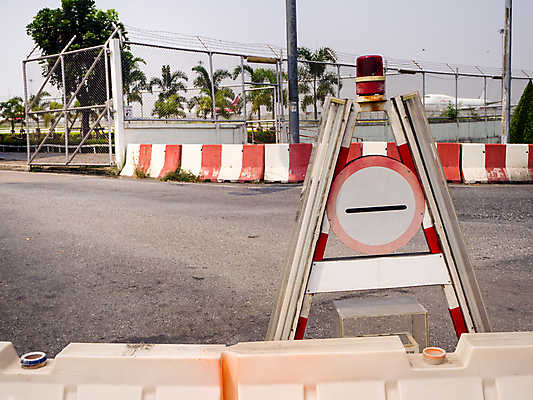 포토 JPG 해외이미지 모양 산업 도로 교통수단 오렌지 교통시설 경고 안전 사람없음 건물 빨간색 빛 세트 줄무늬 블록 장비 도시 업무 고속도로 수리 보호 위험 심볼 오브젝트 사인 싱글 신호 보안 공학 고체 땅바닥 제어 해외포토 건축물 교육 길 컬러 교통 컨셉 무늬 과일 바닥 작업 시설 파일형식 이미지허브