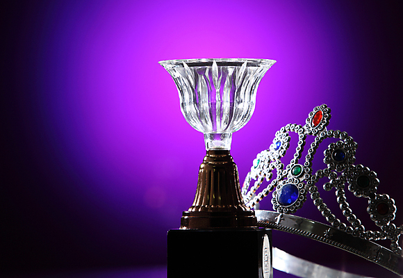 포토 JPG 해외이미지 스포츠 성공 왕관 사람 사람없음 빛 우주 경쟁 장비 금지 축하 우승 황금 고급 우아함 대표 보석 상패 트로피 오브젝트 노력 대회 여왕 승자 챔피언 필승 해외포토 컨셉 최고 광석 상_우승 파일형식 이미지허브