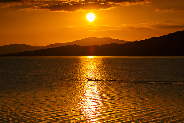 포토 JPG 해외이미지 계절 실루엣 벽 바다 여행 백그라운드 오렌지 자연 벽지 하늘 표면 휴가 산 풍경 사람없음 빨간색 물 여름 빛 강 컬러풀 햇빛 태양 뷰티 반사 노란색 걷기 일출 황혼 일몰 새벽 황금 야간 장면 내추럴 넘어짐 뿌연 수평선 해외포토 자연요소 컬러 과일 모션 촬영기법 노을 생태계 파일형식 이미지허브
