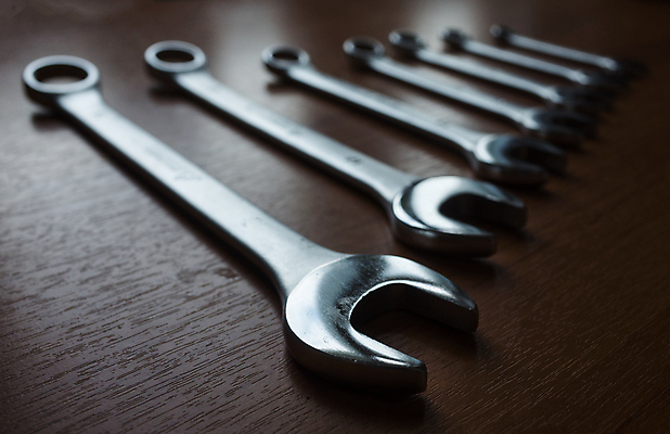 포토 JPG 해외이미지 디자인 산업 백그라운드 사람없음 건물 빛 세트 금속 장비 흰색 기구 도구 공구 스패너 업무 수리 은색 철 오브젝트 질감 테이프 정비공 공학 고립 철강 해외포토 건축물 교육 컬러 재질 문구용품 작업 기술자 파일형식 이미지허브