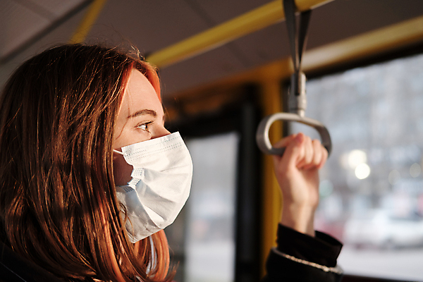 포토 JPG 해외이미지 여자 여행 청소년 버스 건강 가면 한명 안전 펼침 고통 기차 추위 비행 도시 환경오염 호흡기관 바이러스 보호 질병 위험 예방 공포 튜브 지하 전염병 통근 해외포토 1 감정 육상교통 컨셉 의학 모션 대중교통 사람 장기_의학 출근 파일형식 이미지허브