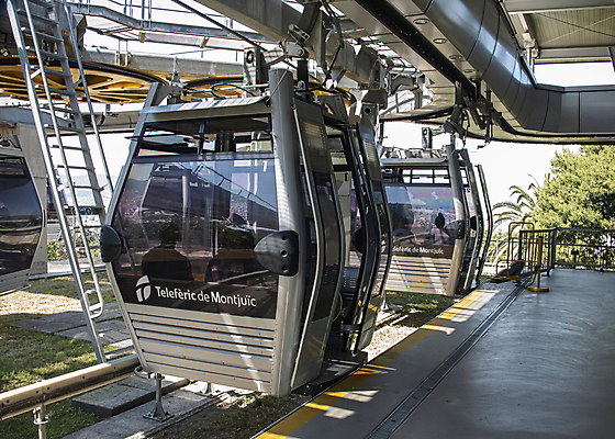 포토 JPG 해외이미지 산업 밧줄 여행 교통시설 자동차 하늘 휴가 산 안테나 풍경 사람없음 도시풍경 여행객 기차 도시 스페인 지중해 탈출 시력 승객 바르셀로나 일반 고딕 스페인어 해외포토 유럽 줄 육상교통 바다 교통 컨셉 통신 대중교통 사람 시설 파일형식 이미지허브