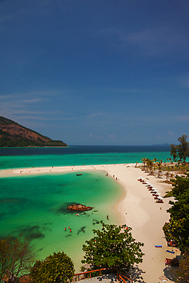 포토 JPG 해외이미지 아시아 모래 바다 섬 여행 백그라운드 교통시설 태국 자연 하늘 휴가 주택 손바닥 동양인 풍경 사람없음 야외 가로 초록색 물 여름 파란색 컬러풀 머리 항구 맑음 흰색 보트 활 휴양지 타운 터키석 파라다이스 수평선 해외포토 자연요소 손 계절 나라 컬러 교통 배_교통 날씨 인종 건물 신체부위 장소 도시 보석 시설 생태계 파일형식 이미지허브