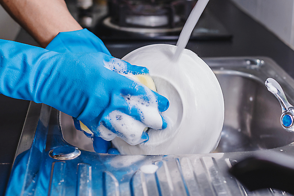 포토 JPG 해외이미지 접시 손 장갑 사람 성인 사람없음 컵 주방 거품 방 잡기 싱크대 수도꼭지 스펀지 돌봄 해외포토 식기 잡화 모션 신체부위 개수대 파일형식 이미지허브