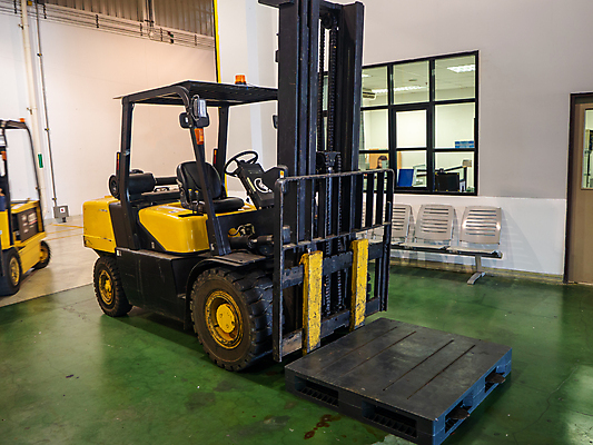 포토 JPG 해외이미지 산업 비즈니스 포장 공장 교통시설 선반 실내 사람없음 상자 쌓기 상점 장비 화물 그룹 제조 주식 컨테이너 창고 서비스 무역 수납 지게차 물류 판지 분배 신발장 해외포토 가구 교통 공업 모션 내부 금융 운송업 중장비 시설 파일형식 이미지허브