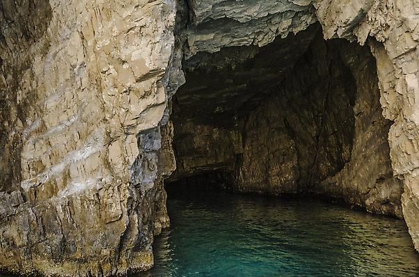 포토 JPG 해외이미지 유럽 모래 바다 여행 자연 휴가 풍경 사람없음 야외 초록색 물 파란색 도시풍경 태양 여행객 짐 동굴 돌산 지중해 그리스 화산 내추럴 방법 지질학 터키석 파라다이스 해외포토 자연요소 교육 나라 컬러 산 사람 도시 보석 생태계 파일형식 이미지허브