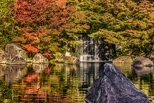 포토 JPG 해외이미지 주간 물결 단풍 자연 단풍나무 풍경 사람없음 야외 강 가을풍경 일본 폭포 가을 바위 해외포토 자연요소 나무 계절 아시아 잎 돌_바위 생태계 파일형식 가을_계절 이미지허브