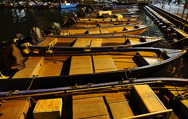 포토 JPG 해외이미지 밧줄 사람없음 목재 물 반사 항구 보트 야간 저녁 포트 엔진 모터 해외포토 자연요소 나무 줄 배_교통 재료 교통시설 파일형식 이미지허브