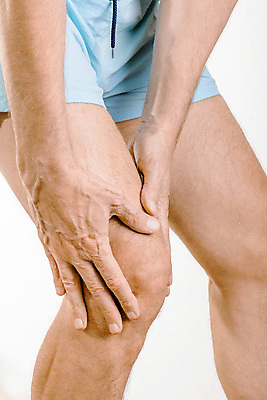 포토 JPG 해외이미지 남자 실내 한명 성인 옆모습 고통 하반신 잡기 흰배경 무릎 감싸기 무릎통증 성인남자한명만 해외포토 1 감정 뷰포인트 백그라운드 모션 사람 내부 신체부위 흰색 남자한명만 성인남자만 파일형식 이미지허브