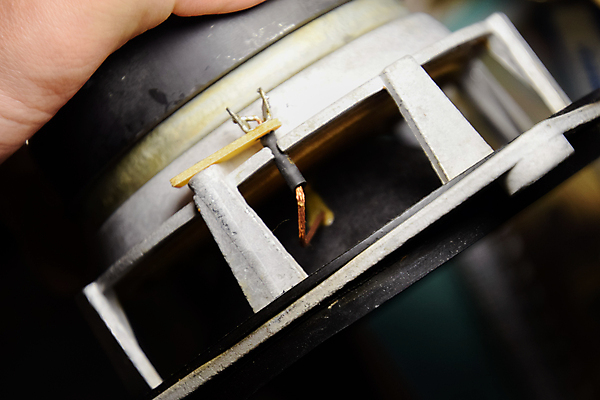 포토 JPG 해외이미지 직업 음악 패턴 돌담 사람없음 목재 상자 갈색 바구니 확성기 소리 듣기 장비 수확 수리 전자 오디오 방송 시끄러움 자석 감싸기 구식 러시아인 소비에트 시험공부 업그레이드 옛날 캡모자 힘찬 스타일 해외포토 서양인 나무 모자_잡화 컬러 컨셉 무늬 농업 재료 모션 문화예술 전자제품 담장 학습 돌_바위 파일형식 이미지허브