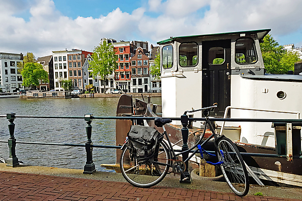 포토 JPG 해외이미지 나무 전통 유럽 문화 벽 여행 건축양식 창문 교통시설 자연 주택 풍경 사람없음 야외 건물 물 컬러풀 뷰티 자전거 봄 도시 보트 중세 역사 네덜란드 운하 장면 시티라이프 타운 암스테르담 명승지 옛날 웅장함 해외포토 자연요소 식물 라이프스타일 건축물 계절 건축 나라 컬러 교통 배_교통 바이크 시설 생태계 파일형식 이미지허브