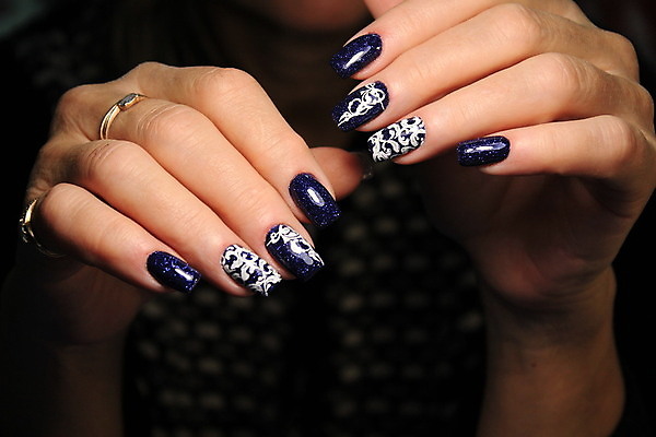 포토 JPG 해외이미지 모델 손 디자인 여자 크리스마스 겨울 휴가 미술 사람없음 컬러풀 뷰티 유행 상점 페인트 못 손톱관리 손톱 광택 스타일 해외포토 계절 기념일 컬러 문화예술 사람 신체부위 공구 네일아트 파일형식 이미지허브