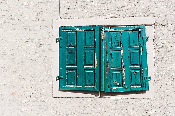 포토 JPG 해외이미지 외관 벽 백그라운드 창문 날씨 주택 사람없음 건물 초록색 페인트 흰색 거친 고민 폐허 셔터 패널 사생활 석고 옛날 해외포토 건축물 감정 컬러 파일형식 이미지허브