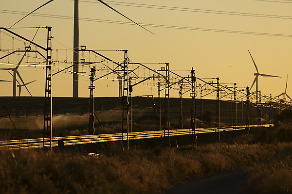 포토 JPG 해외이미지 식물 실루엣 산업 선 교통시설 하늘 바람 사람없음 초록색 일출 환경 힘 일몰 새벽 재활용 기차 풍차 발전기 에너지 화물 저녁 철 생태계 프로펠러 철사 봉 자원 유지 방앗간 생태학 선로 철강 해외포토 자연요소 교육 육상교통 컬러 교통 날씨 대중교통 촬영기법 노을 발전소 운송업 야간 시설 친환경 파일형식 이미지허브