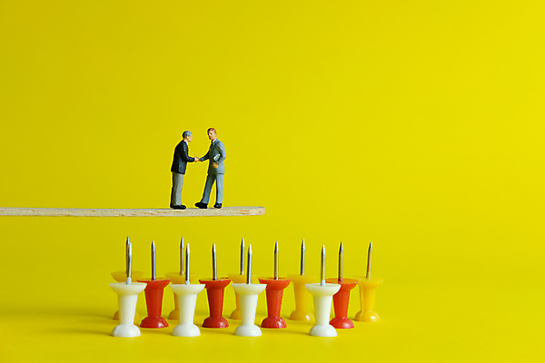 포토 JPG 해외이미지 직업 백그라운드 컨셉 돈 생각 비즈니스 성공 사람 사람없음 금융 글로벌 사무실 믿음 힘 미니어처 거래 도전 성장 업무 비즈니스맨 시장 재산 목표 계획 주식 위험 대표 계약 서비스 경영자 외화 투자 비전 전략 문제 해결 경영 통일 치프 비용 해외포토 남자 감정 경제 모형 작업 직장인 리더 파일형식 이미지허브