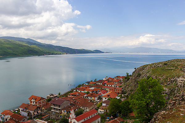 포토 JPG 해외이미지 유럽 호수 여행 자연 하늘 휴가 산 파노라마 사람없음 물 파란색 마을 만 마케도니아 발칸반도 알바니아 해외포토 자연요소 나라 컬러 촬영기법 생태계 파일형식 남유럽 이미지허브