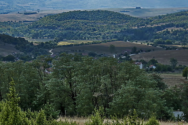 포토 JPG 해외이미지 나무 식물 구름 여행 낙엽 잎 밭 자연 벽지 하늘 휴식 산 주택 프레임 건조 건강 파노라마 경사 사람없음 야외 초록색 컬러풀 햇빛 여행객 마을 맑음 놀람 산책 하이킹 가을 나뭇가지 숲 작음 내추럴 불가리아 절정 해외포토 자연요소 계절 감정 컬러 컨셉 농업 레저 날씨 촬영기법 표정 사람 건물 태양 크기 생태계 파일형식 남유럽 이미지허브