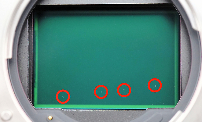 포토 JPG 해외이미지 불꽃 사람없음 빛 카메라 디지털 스크린 과학기술 붓 점 먼지 청소부 센서 해외포토 직업 불 기술 전자제품 파일형식 이미지허브