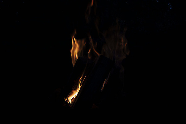 포토 JPG 해외이미지 백그라운드 오렌지 모션 자연 사람없음 야외 가로 빨간색 빛 컬러풀 검은색 어둠 캠핑 에너지 뜨거움 더위 야간 결합 위험 모닥불 악마 폭발 벽난로 질감 매움 화재 연소 광 엘리먼트 지옥 화상 해외포토 자연요소 컬러 컨셉 과일 불 레저 날씨 맛 상처 사건 생태계 파일형식 이미지허브