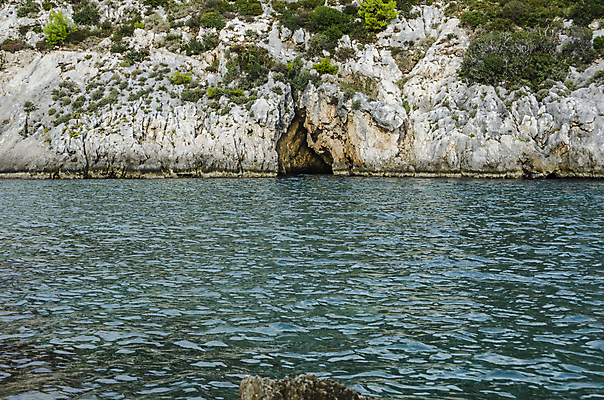 포토 JPG 해외이미지 유럽 모래 바다 여행 자연 휴가 풍경 사람없음 야외 초록색 물 파란색 도시풍경 태양 여행객 짐 동굴 돌산 지중해 그리스 화산 내추럴 방법 지질학 터키석 파라다이스 해외포토 자연요소 교육 나라 컬러 산 사람 도시 보석 생태계 파일형식 이미지허브