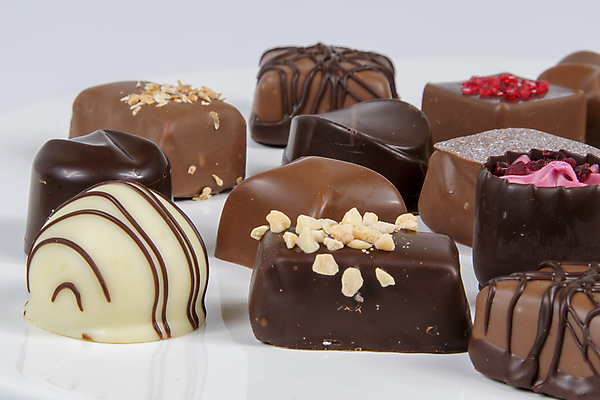 포토 JPG 해외이미지 음식 백그라운드 벽지 디저트 사탕 선물 사람없음 갈색 과자 초콜릿 어둠 여러개 우유 흰색 달콤 맛 수집 스위스 모음 코코아 고립 섞기 프랄린 해외포토 유럽 음료 컬러 다수 컨셉 유제품 한글 파일형식 이미지허브