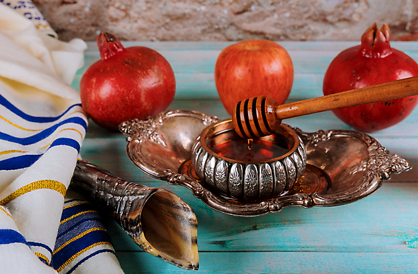 포토 JPG 해외이미지 전통 디자인 행복 종교 문화 과일 탁자 휴가 디저트 새해 건강 사람없음 목재 축하 의식 달콤 사과 심볼 석류 꿀 유대인 신앙심 유태교 해외포토 나무 감정 음식 가구 컨셉 재료 맛 파일형식 이미지허브