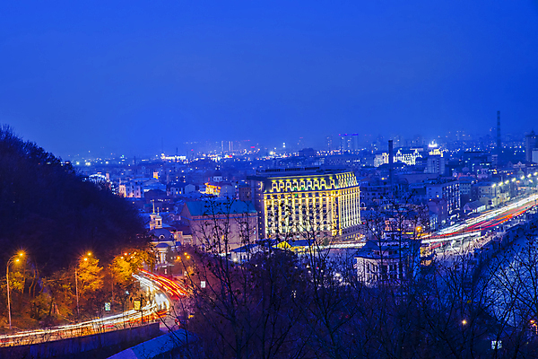 포토 JPG 해외이미지 유럽 도로 여행 건축양식 하늘 조명 거리 파노라마 풍경 사람없음 건물 물 여름 파란색 빛 강 도시풍경 반사 교회 어둠 황혼 안개 도시 센터 성자 역 야간 저녁 스카이라인 옛날 우크라이나 수평선 해외포토 자연요소 건축물 계절 건축 나라 종교 길 컬러 종교건축 교통시설 날씨 촬영기법 일몰 파일형식 이미지허브