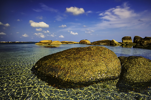 포토 JPG 해외이미지 아시아 모래 바다 섬 여행 자연 하늘 휴가 사람없음 야외 가로 물 파란색 뷰티 맑음 시골 그룹 큼 인도네시아 장면 내추럴 많음 해외포토 자연요소 나라 컬러 컨셉 날씨 크기 생태계 파일형식 이미지허브