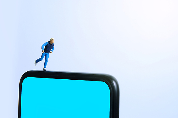 포토 JPG 해외이미지 템플릿 라이프스타일 스포츠 백그라운드 컨셉 다이어트 모바일 건강 사람 사람없음 야외 스마트폰 핸드폰 달리기 조깅 운동 숫자 디지털 스크린 모니터 미니어처 하트 어플리케이션 스마트 손목시계 연습 속도 체육관 칼로리 추적 UI 달리기선수 해외포토 모양 문자 시계 장신구 모션 생활 전자제품 스마트기기 컴퓨터 모형 육상선수 파일형식 이미지허브