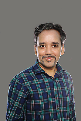 포토 JPG 해외이미지 남자 40대 한명 미소 사람 동양인 성인 표현 최고 비즈니스맨 자신감 인도인 상인 콧수염 해외포토 외국인 1 감정 중년 비즈니스 수염 표정 인종 직장인 파일형식 이미지허브