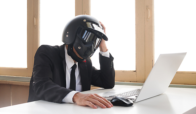 포토 JPG 해외이미지 컨셉 비즈니스 미래 기술 한명 사람 노트북 컴퓨터 디지털 공책 정보 마음 작업 비즈니스맨 기다림 스마트 로봇 뇌 전자 교체 로딩 지능 휴머노이드 AI_인공지능 해외포토 1 남자 모션 문구용품 전자제품 직장인 파일형식 이미지허브