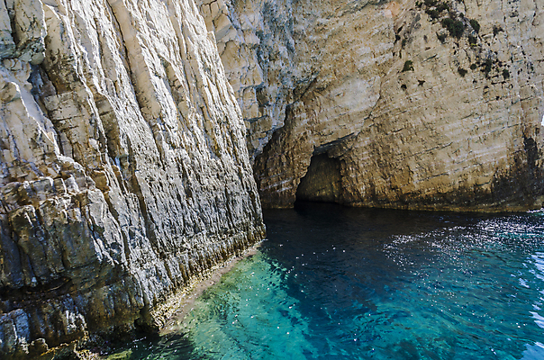 포토 JPG 해외이미지 유럽 모래 바다 여행 자연 휴가 풍경 사람없음 야외 초록색 물 파란색 도시풍경 태양 여행객 짐 동굴 돌산 지중해 그리스 화산 내추럴 방법 지질학 터키석 파라다이스 해외포토 자연요소 교육 나라 컬러 산 사람 도시 보석 생태계 파일형식 이미지허브