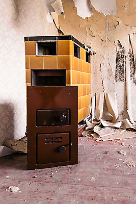 포토 JPG 해외이미지 벽 벽지 주택 사람없음 내부 건물 노란색 금속 기계 손상 방 난로 버리기 버너 타일 폐허 찢어짐 난방 깨짐 삽입 석고 썩음 철강 파멸 해외포토 건축물 컬러 컨셉 모션 재질 난방기 파일형식 소멸 이미지허브