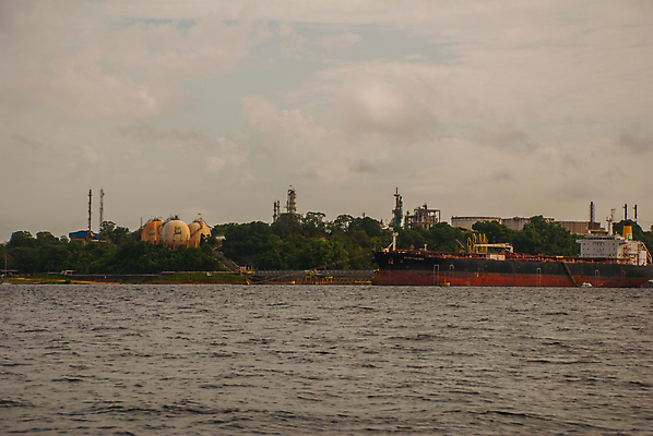 포토 JPG 해외이미지 교통수단 바다 여행 비즈니스 건축양식 교통시설 하늘 출입구 사람 사람없음 물 파란색 강 도시풍경 환경 항구 흙 화물 도시 보트 환경오염 상품 도착 향수 무역 함선 포트 브라질 공학 아마존 브라질사람 해외포토 자연요소 교육 건축 산업 컬러 교통 컨셉 배_교통 풍경 화장품 운송업 남아메리카 시설 파일형식 이미지허브