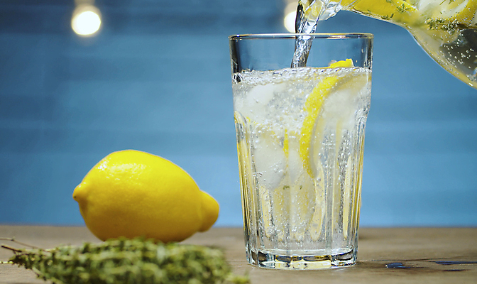 포토 JPG 해외이미지 음료 과일 유리 전등 귤 실내 건강 사람없음 물 얼음 흐름 추위 신선 조끼 액체 붓기 닫기 맛 시원함 갈증 레몬 레모네이드 허브 순수 상쾌 유기농 파란배경 내추럴 백리향 핸드메이드 해외포토 자연요소 식물 웰빙 감정 백그라운드 컨셉 모션 재질 조명 내부 파란색 외투 에이드 파일형식 이미지허브