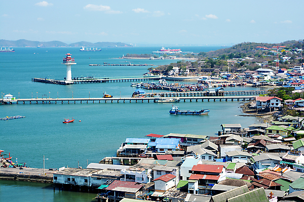 포토 JPG 해외이미지 구름 산업 아시아 바다 섬 여행 비즈니스 태국 하늘 산 등대 풍경 사람없음 건물 초록색 파란색 뷰티 마을 항구 화물 잡기 도시 만 보트 상품 땅 상업 지역 포트 공학 발판 개발 철강 프로젝트 해외포토 자연요소 건축물 교육 나라 컬러 배_교통 교통시설 모션 운송업 파일형식 이미지허브