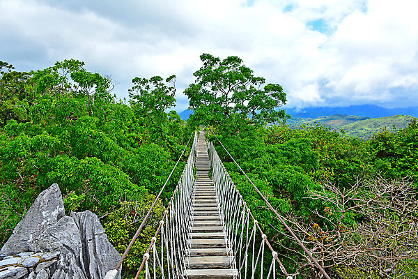 포토 JPG 해외이미지 아시아 밧줄 여행 자연 매달리기 사람없음 힘 산책 섬유 긴장 통과 방법 해외포토 감정 나라 줄 모션 휴식 직물 생태계 파일형식 이미지허브