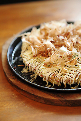 포토 JPG 해외이미지 실내 사람없음 아웃포커스 가츠오부시 오코노미야끼 일본음식 해외포토 음식 식재료 촬영기법 내부 파일형식 이미지허브