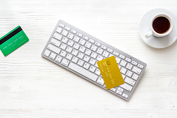 포토 JPG 해외이미지 돈 인터넷 비즈니스 사람없음 금융 노트북 쇼핑 키보드 신용카드 시장 구매 정상 플라스틱 전자 인출 해외포토 재질 경제 전자제품 재산 파일형식 이미지허브