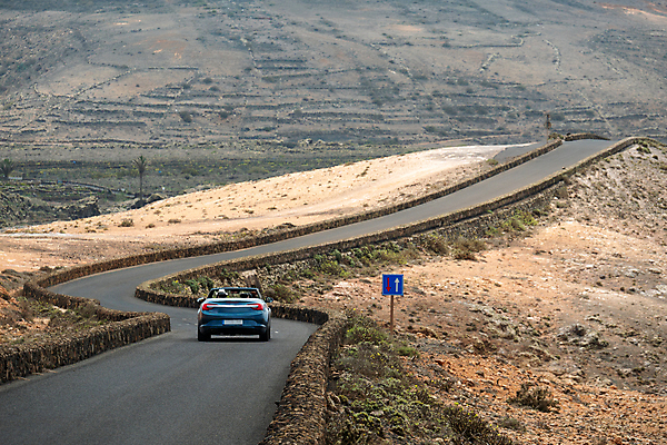 포토 JPG 해외이미지 구름 유럽 도로 선 여행 곡선 자동차 자연 하늘 산 파노라마 풍경 사람없음 야외 여름 파란색 침묵 고요 흰색 시골 고속도로 스페인 정상 아스팔트 언덕 장면 지역 내추럴 선로 절정 수평선 해외포토 자연요소 계절 나라 길 육상교통 컬러 교통시설 촬영기법 소리 생태계 파일형식 이미지허브